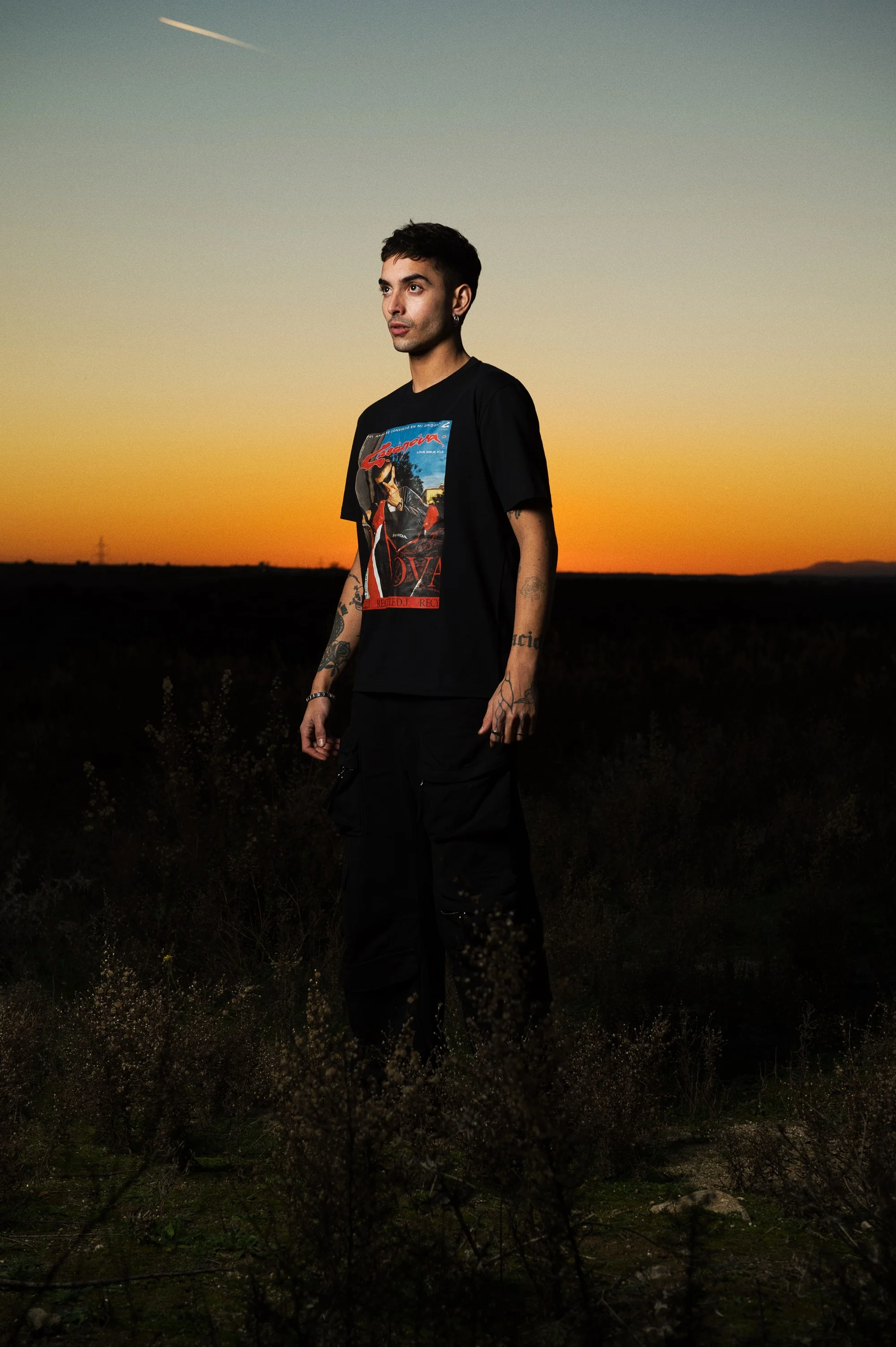 CAMISETA MAGAZINE NEGRA - Image 4