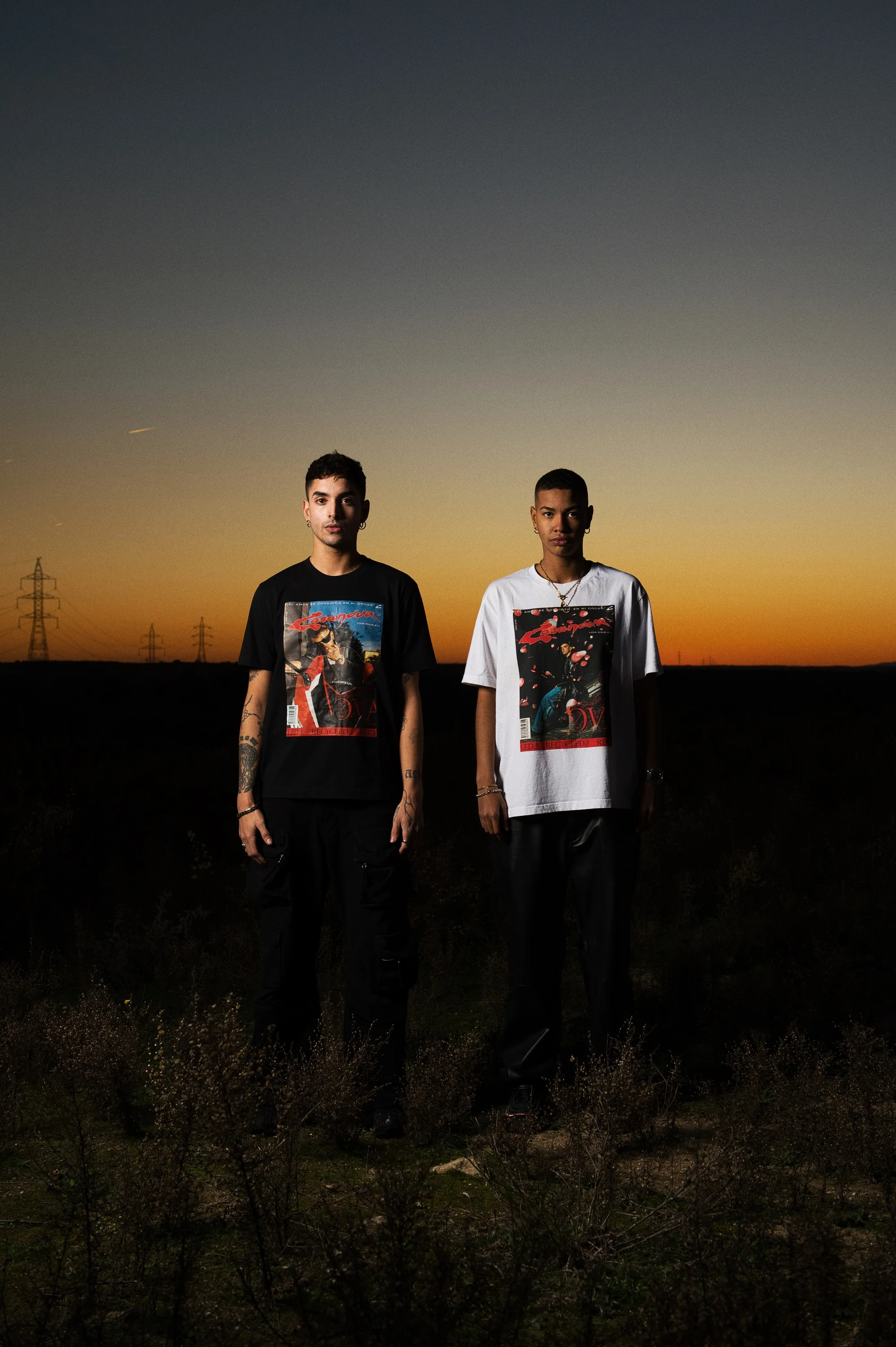 CAMISETA MAGAZINE NEGRA - Image 6